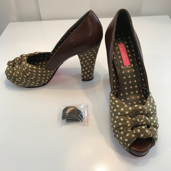 Betsey Johnson Shoes - Betsey Johnson Pump